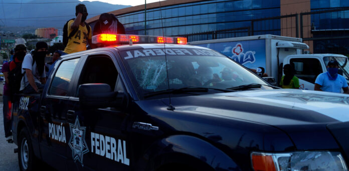 Fotoreportaje: Arde el corazón de los normalistas