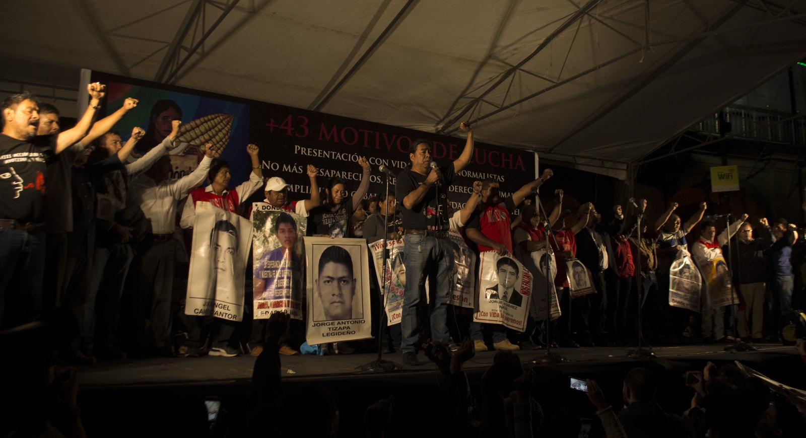 Fotoreportaje / A dos años de Ayotzinapa: queremos que Peña Nieto sea juzgado