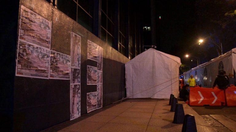 Instalan plantón indefinido los Padres y Madres de los 43 Normalistas desaparecidos de Ayotzinapa