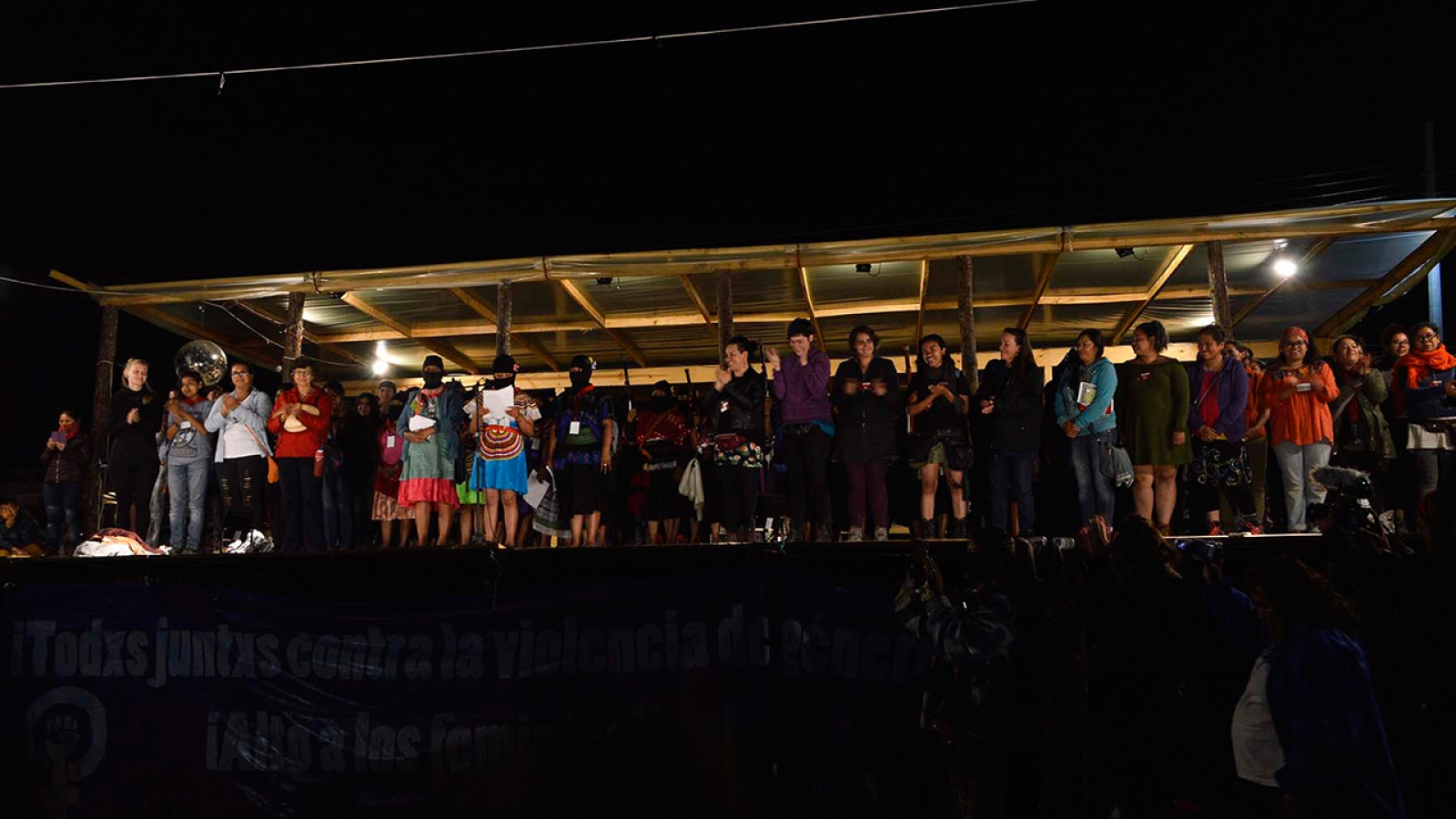 Guardianas del fuego abrazando nuestra resistencia