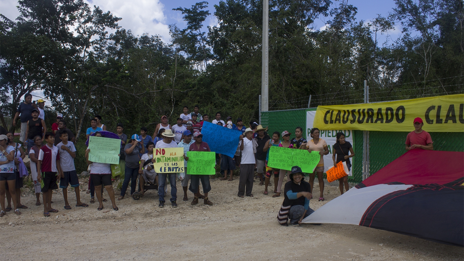 El pueblo maya de Homún clausura simbólicamente granja porcícola en defensa de su autonomía