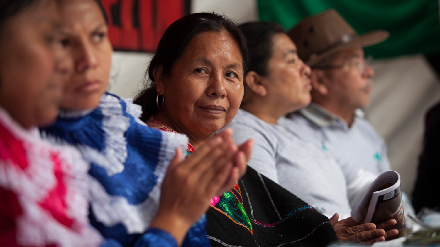 “Cuando fueron reprimidos nos lo hicieron a nosotros”: Marichuy a otomíes damnificados