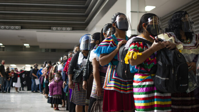 Los nunca alineados al horario de verano: el EZLN es un reloj de arena