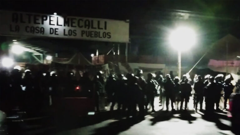 Desaloja Guardia Nacional y policía estatal el Altepelmecalli, la Casa de los Pueblos