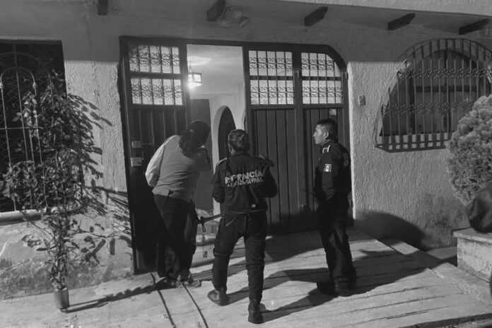 Denuncian allanamiento en casa de Dora Roblero, directora del Centro Frayba