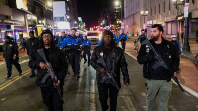 Todo el poder para el pueblo: el resurgir del Black Panther Party y la urgencia de la solidaridad | Columna de opinión Miembros del Black Panther Party en Minneapolis